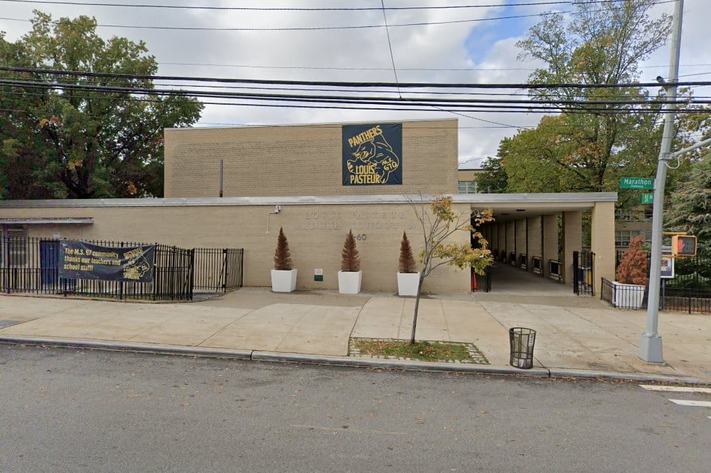 Louis Pasteur Middle School 67