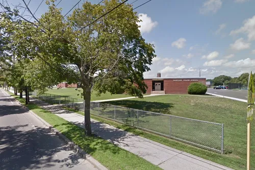 Babylon Memorial Grade School