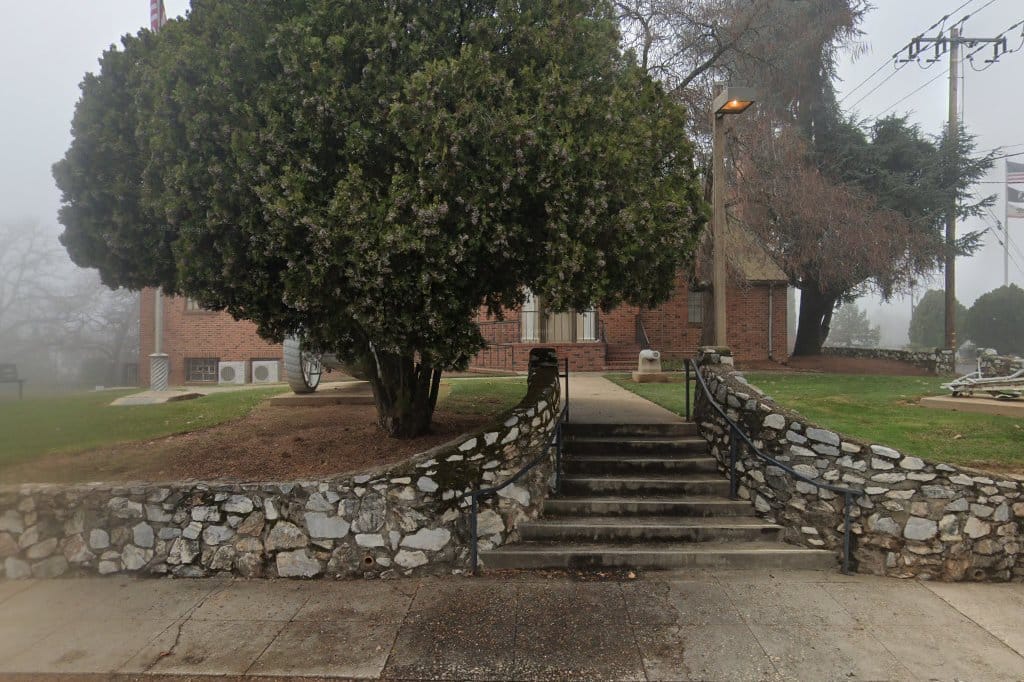Auburn Veterans Memorial Hall
