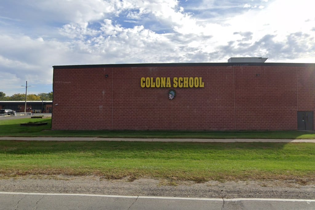 Colona Grade School
