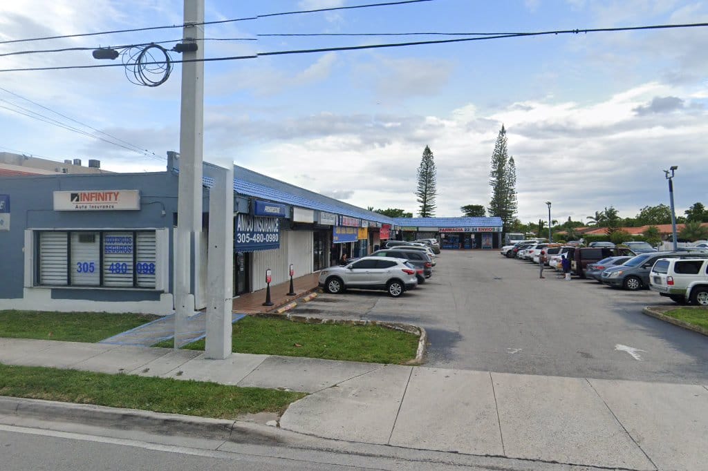 Farmacia 22-24 Pharmacy