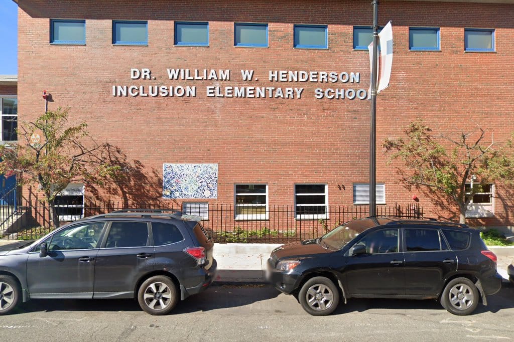 Dr William Henderson School