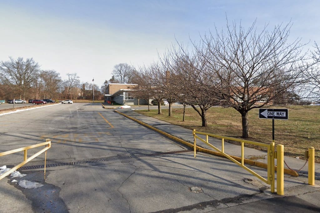 Holmes School