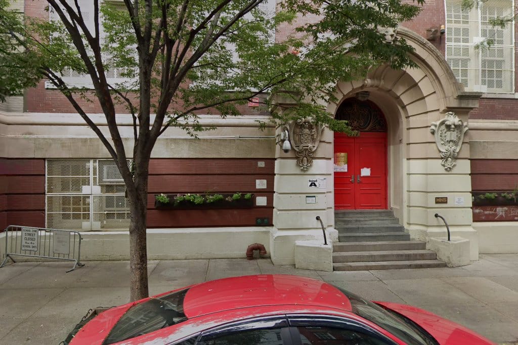 PS 290 School