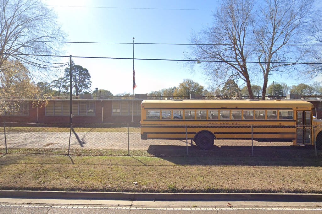 Tie Plant School