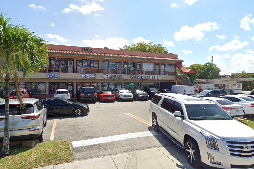 La Perla Pharmacy