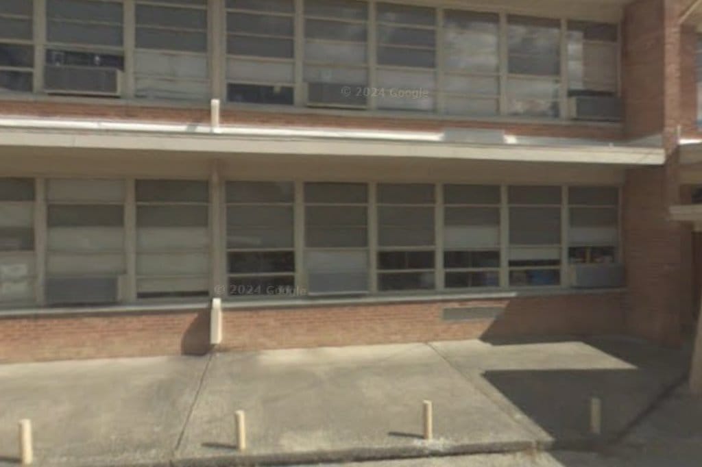 Roy G Eversole Middle School