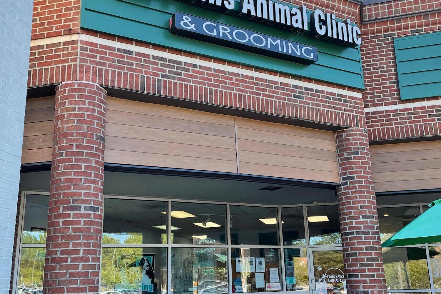 Four Paws Animal Clinic