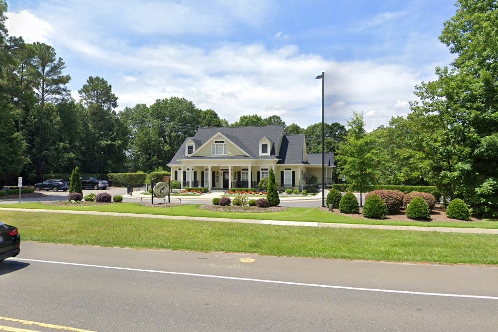 Hemlock Bluffs Animal Hospital
