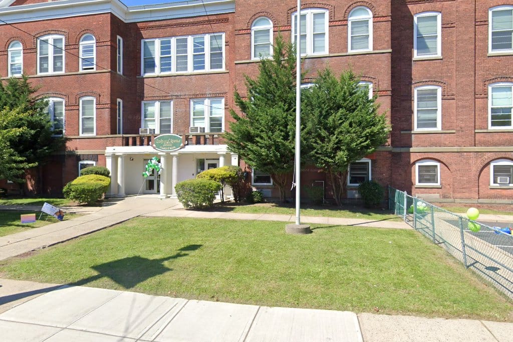 Oakwood Ave School