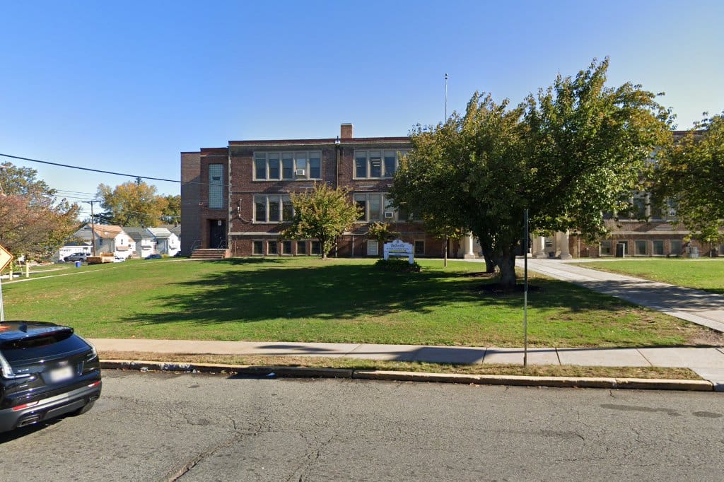 Number 7 Elementary School
