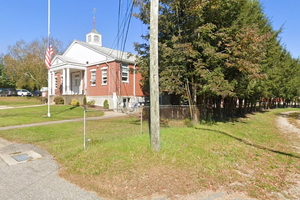Town of Eastford: Eastford Elementary School