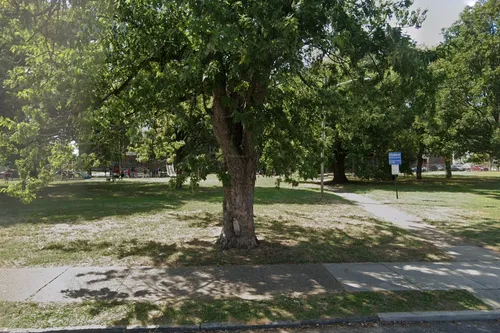 Veterans Memorial School
