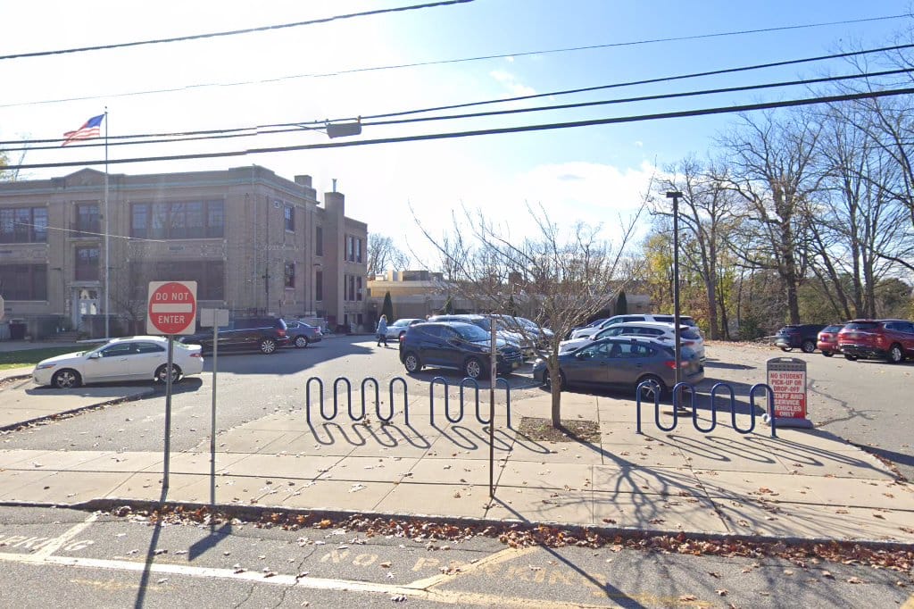 Lincoln Ave School