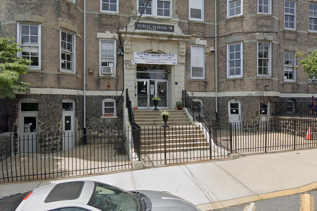 Number 4 Middle School