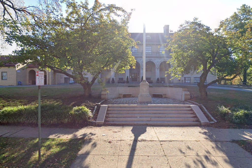 Ridgewood Avenue School