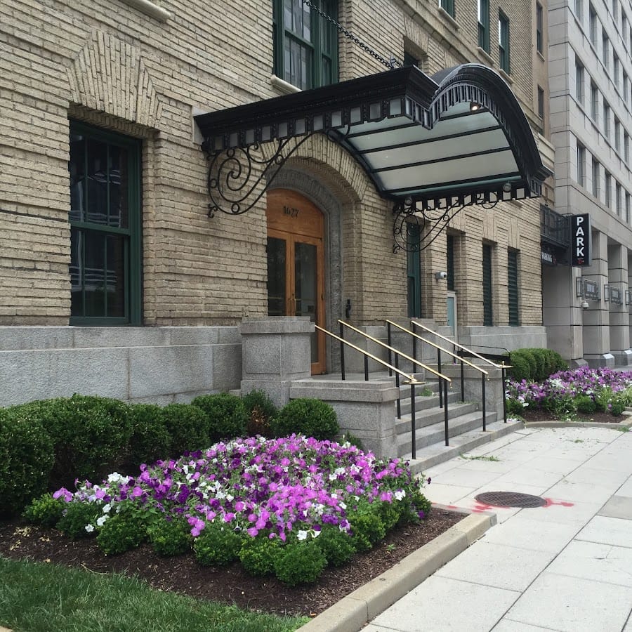 Army & Navy Club Library