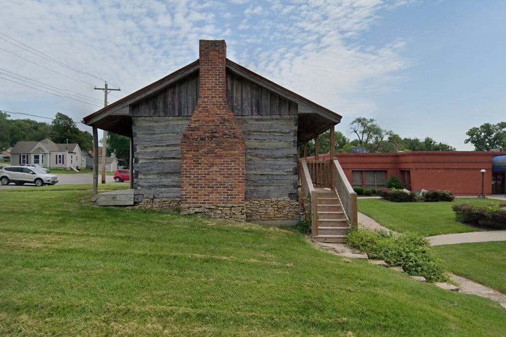 Cass County Public Library - Harrisonville Branch