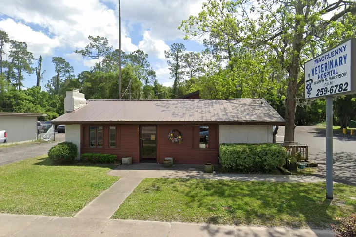 Mac Clenny Veterinary Hospital