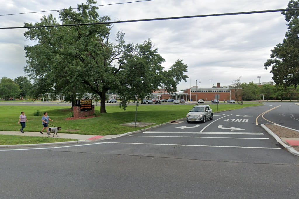 Van Derveer School
