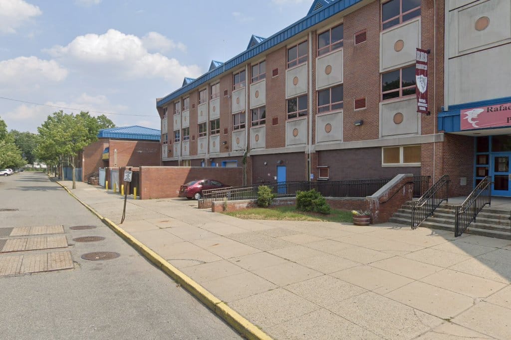 Rafael Hernandez School