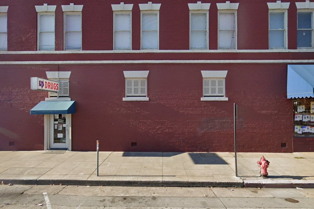 Elmore Pharmacy And Gifts Pharmacy