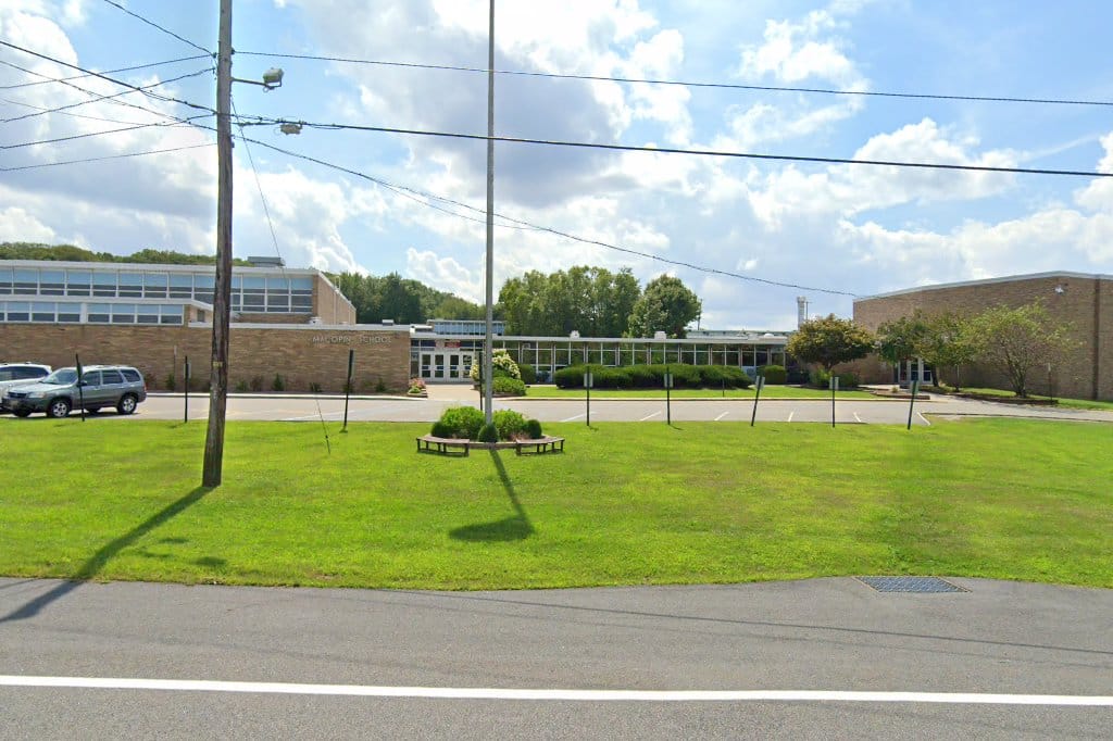 Macopin School