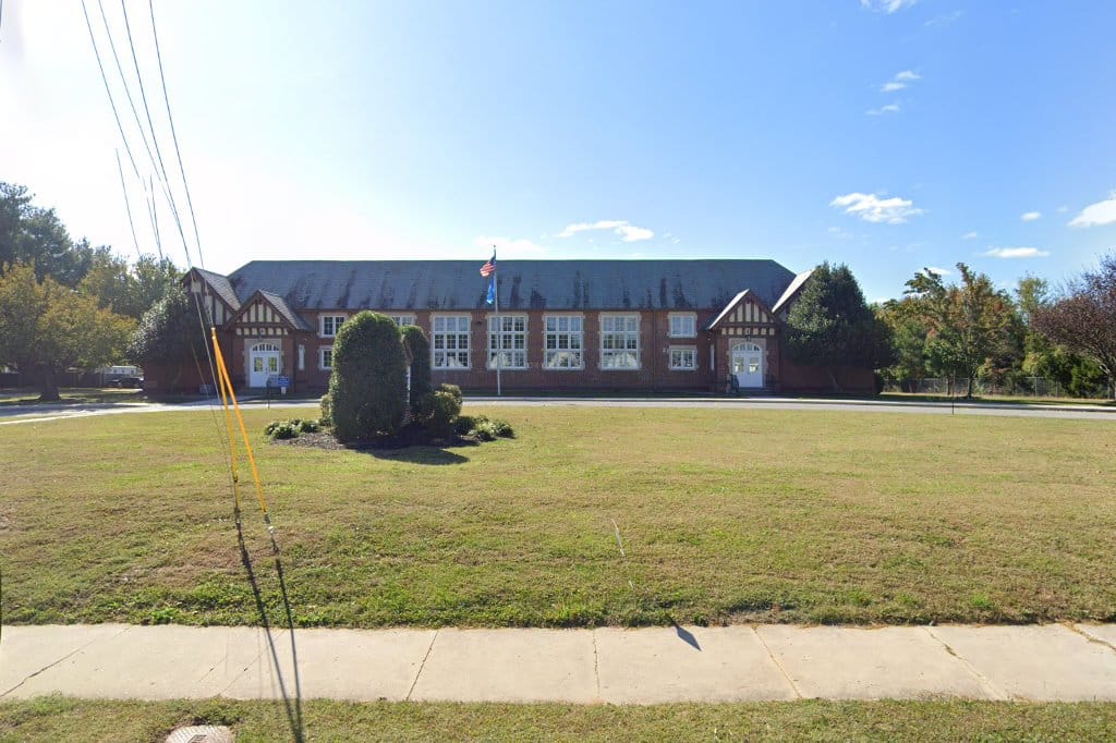 Lake Forest East Elementary School