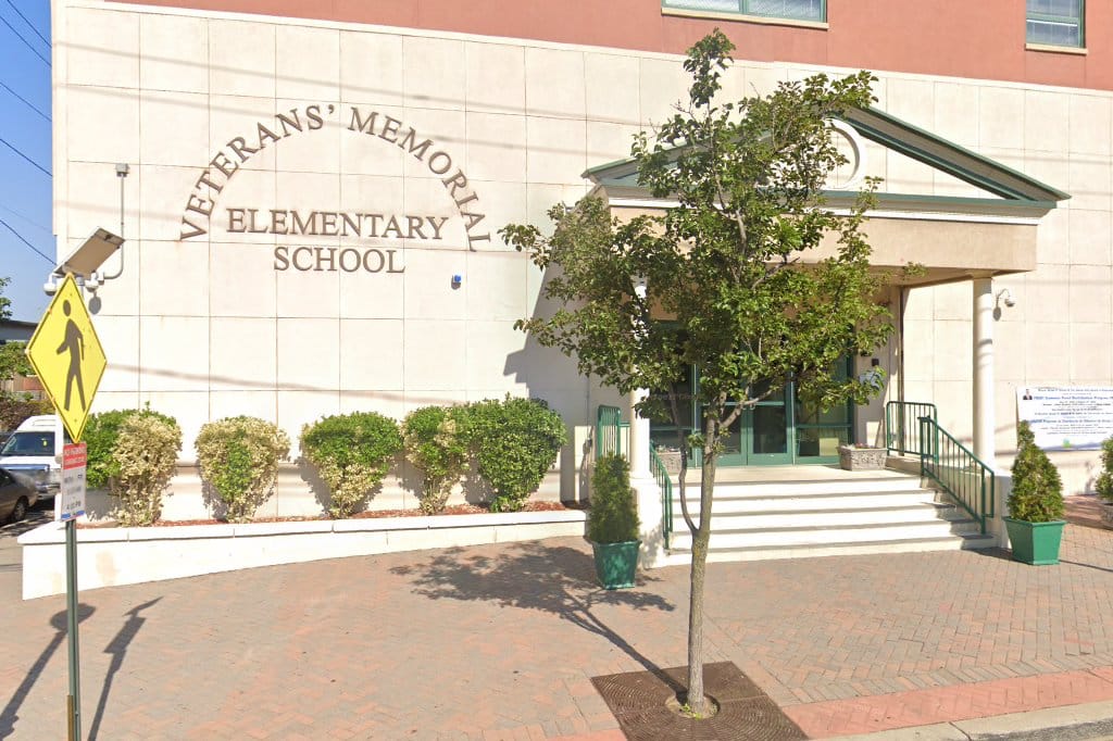 Veterans Memorial Elementary School