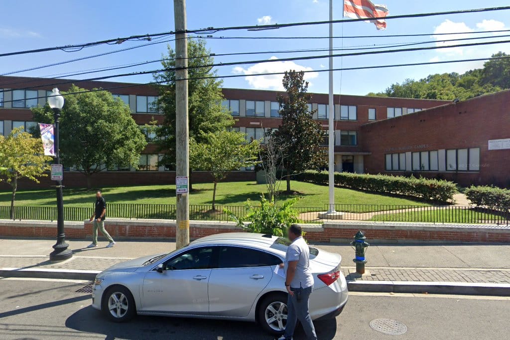 Friendship PCS Woodson Collegiate Campus School