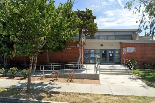 Wallace R Davis Elementary School