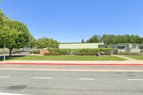 Creekside Oaks Elementary School