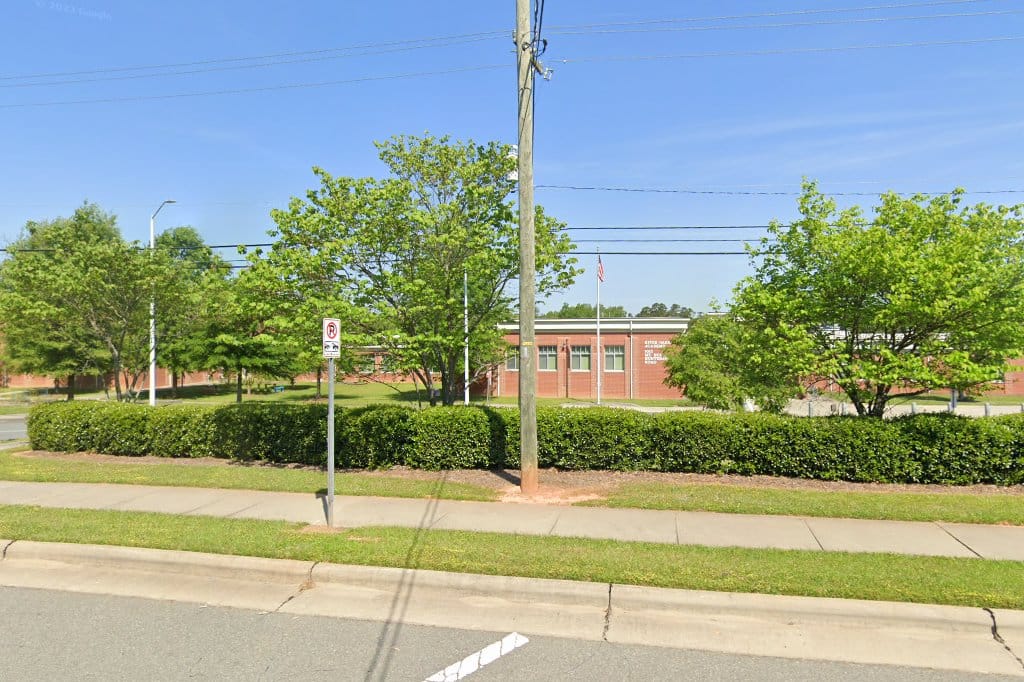 River Oaks Elementary School
