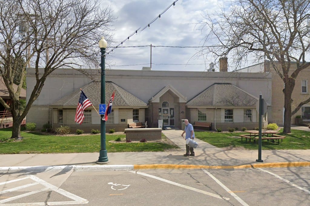 Elkader Public Library