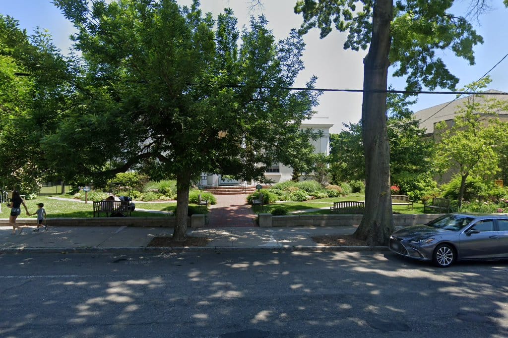 Larchmont Library