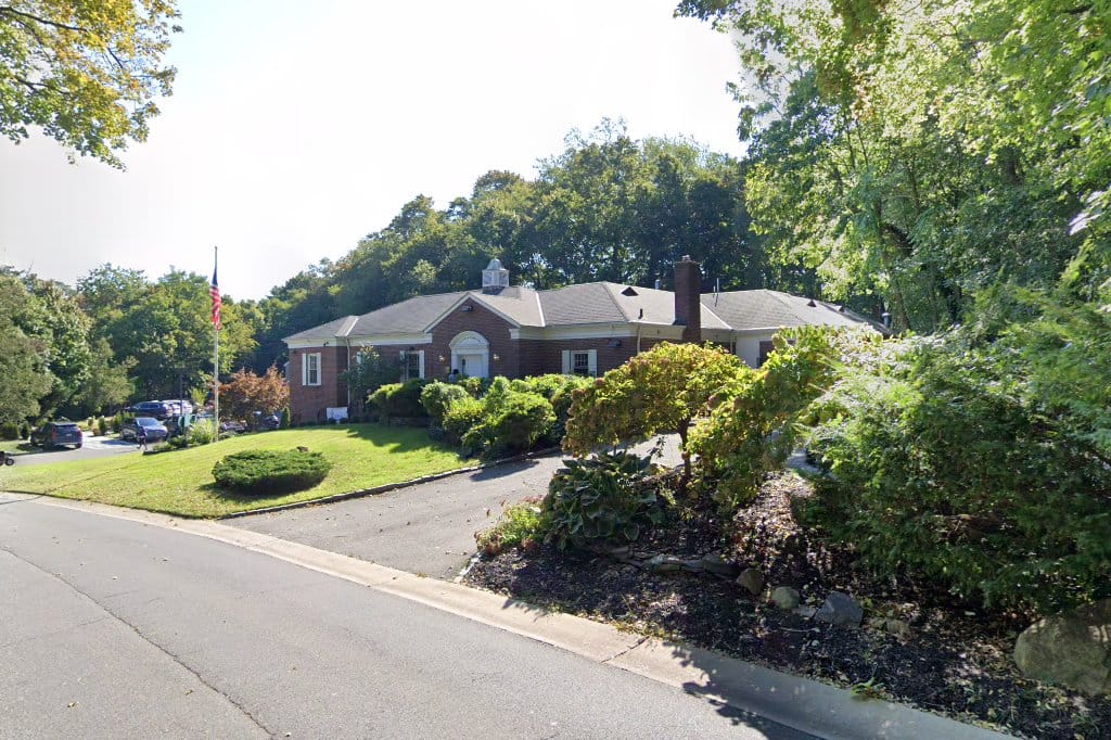 Flower Hill Village Court