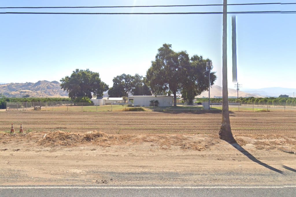 Woodlake Community Day School