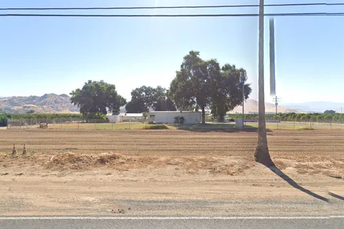 Woodlake Community Day School