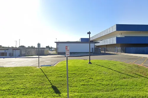 Los Cerritos School