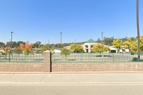 Oakhurst Elementary School