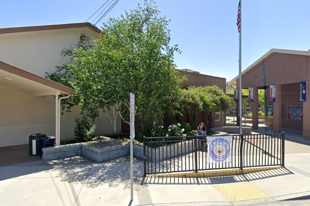 Oak Knoll School