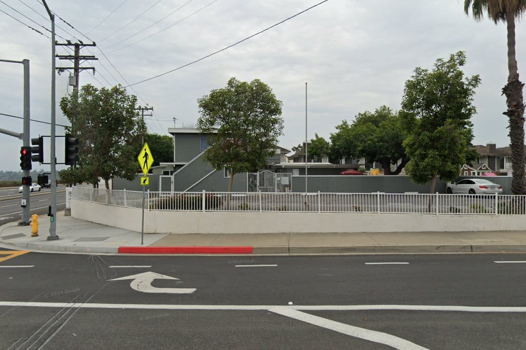 Newport Beach Elementary: Christian Montessori Academies