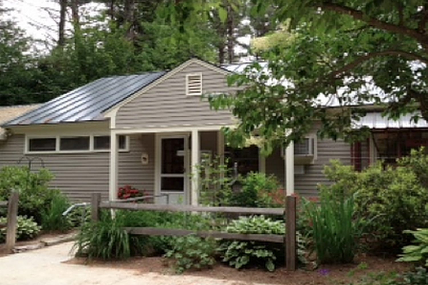 Pleasant Lake Veterinary Hospital