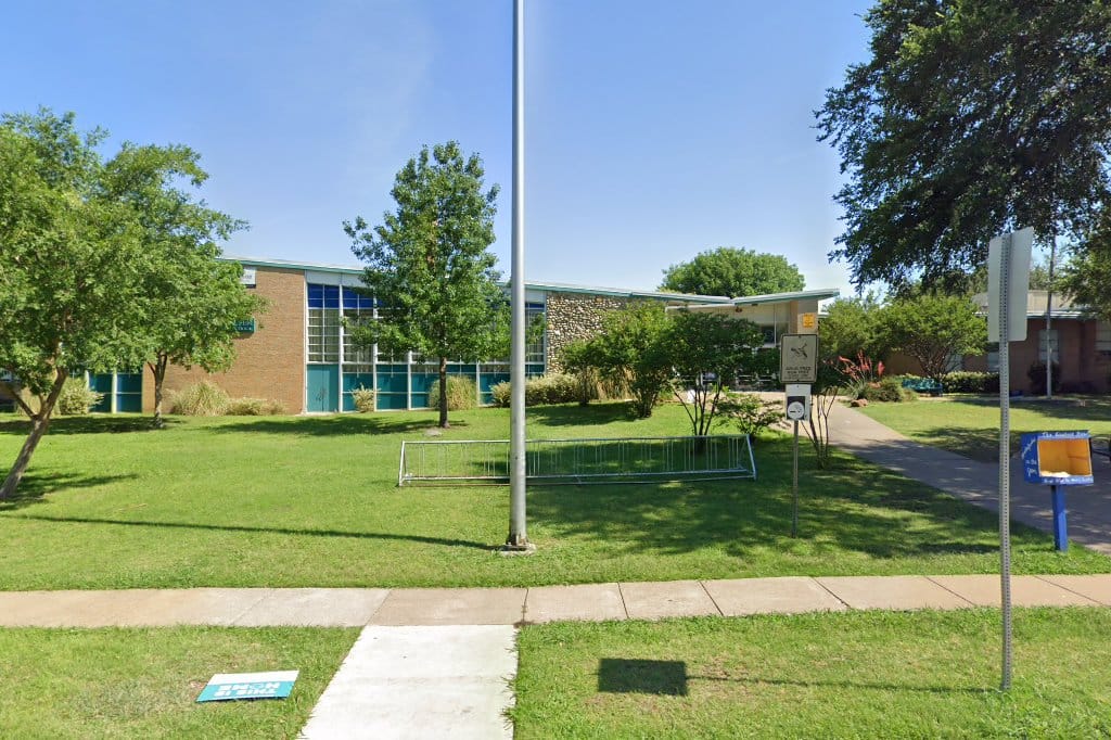 Everette Lee Degolyer Elementary School