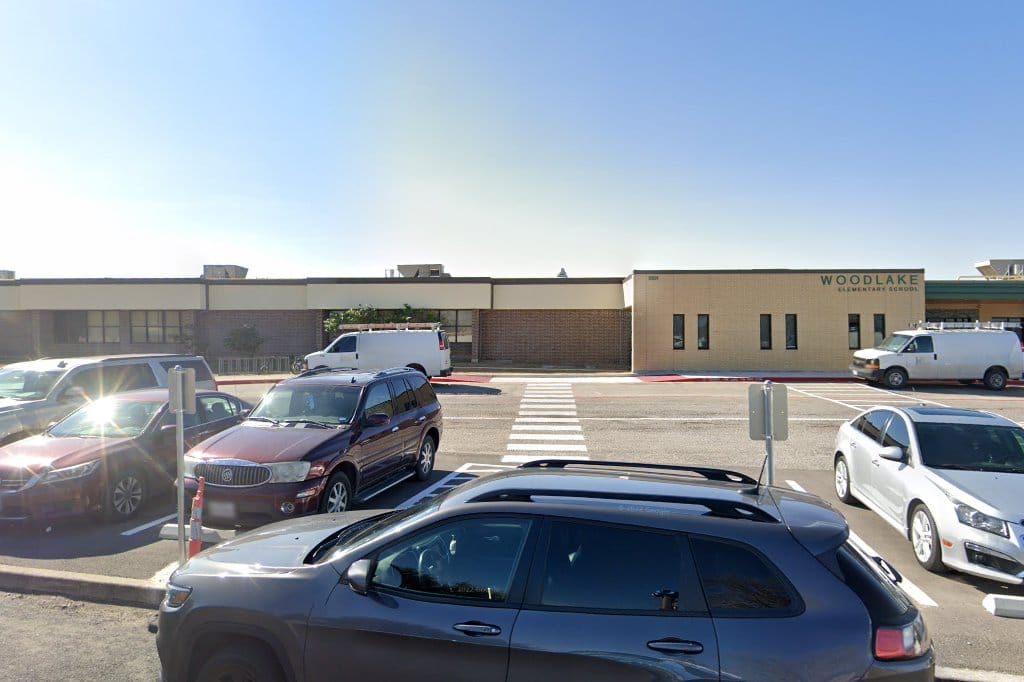 Woodlake Elementary School