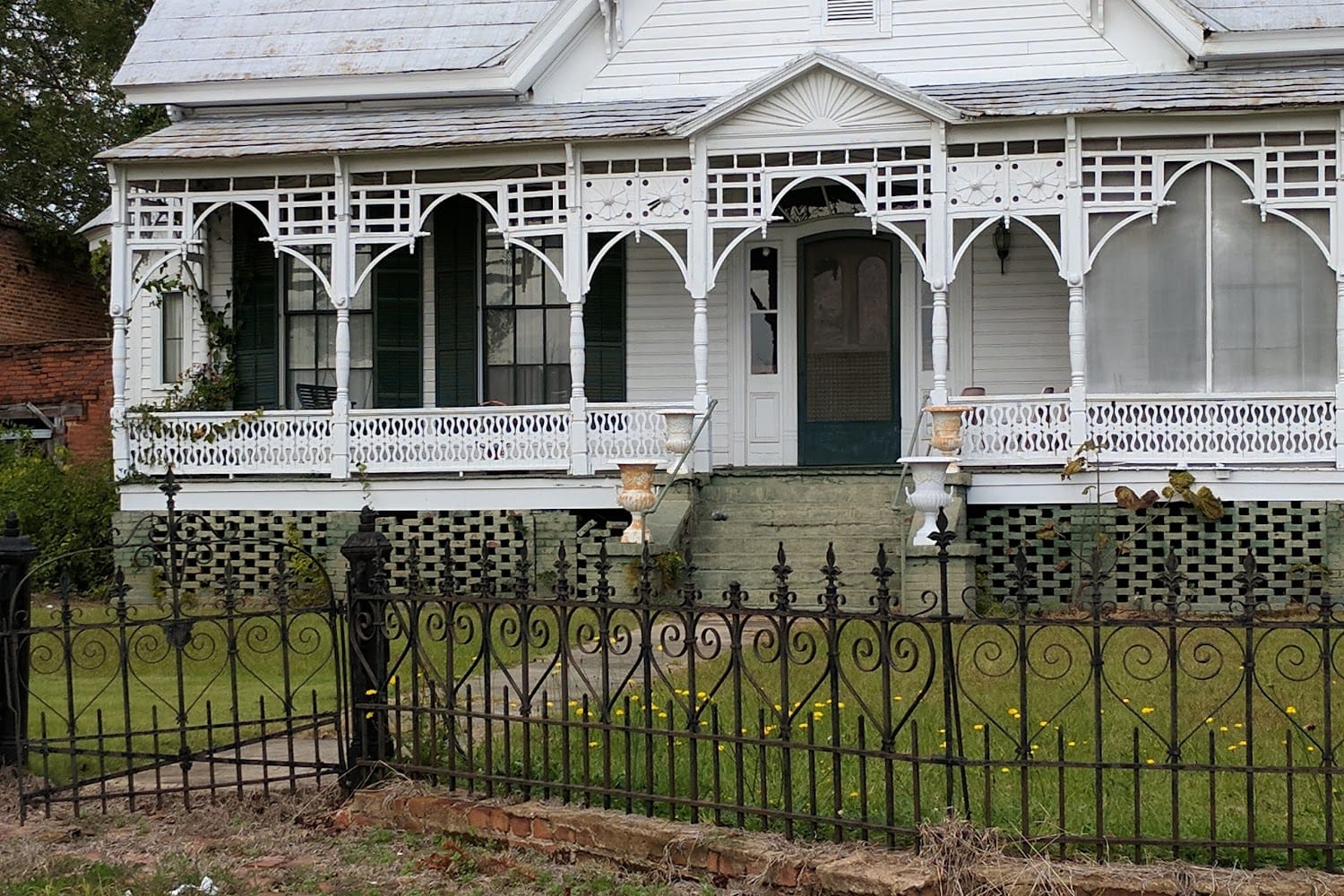 Barbour-Clayton Tag & Title Office