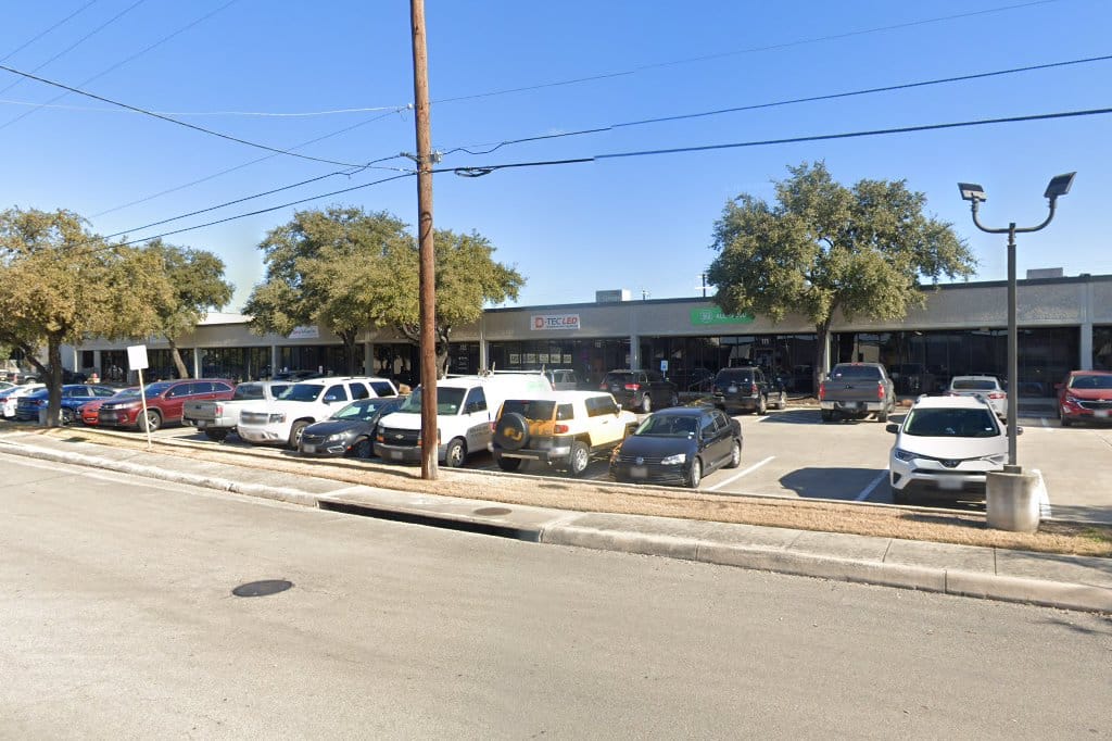 Loop 410 Veterinary Hospital