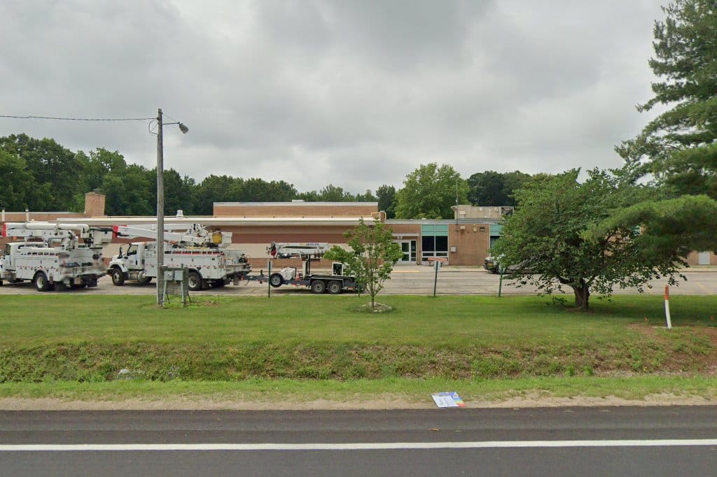 Sister Lakes Elementary School
