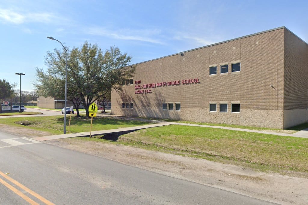 Macarthur Ninth Grade School