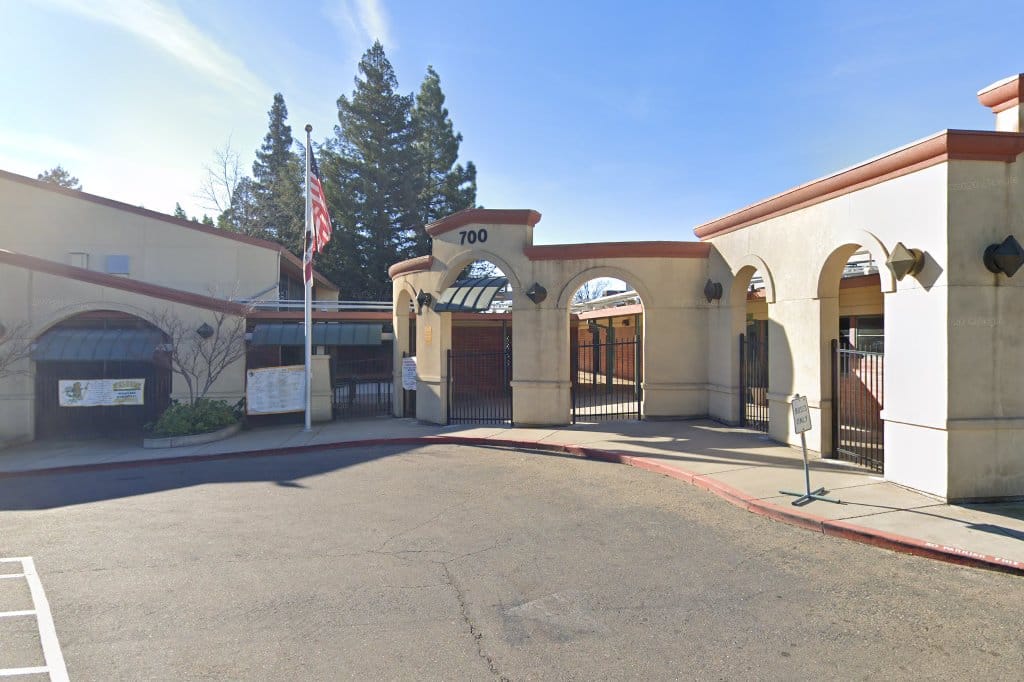 Woodlake Elementary School